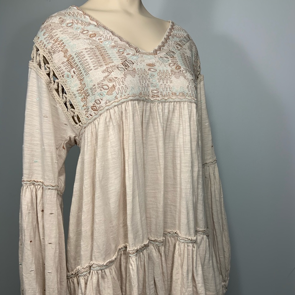 🎉2x Host Pick🎉 Free People "Much Love" embroidered cotton tunic top. - Picture 2 of 16